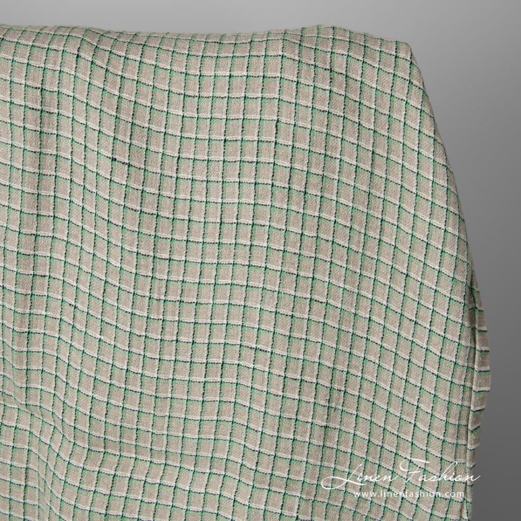 Tissu gris lin à carreaux verts lavés 2 Grey natural flax colour 100% linen fabric with light green, black and white checks