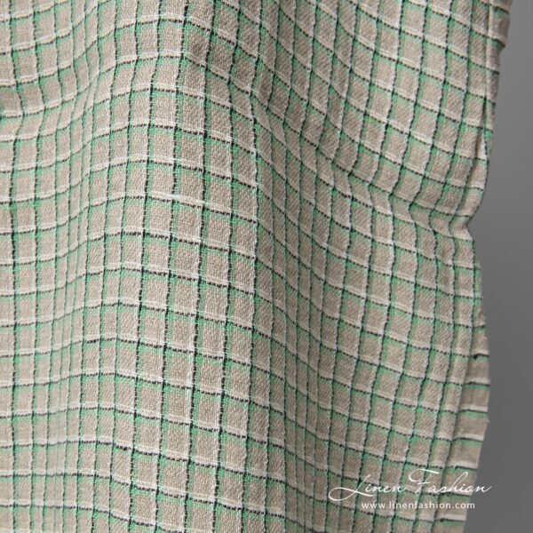 This grey linen fabric is strong, dense and opaque, perfect for blankets, clothing and curtains