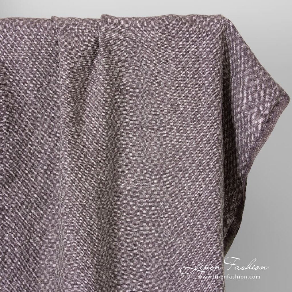 Tissu de lin violet chess lavé 1 violet linen chess fabric.