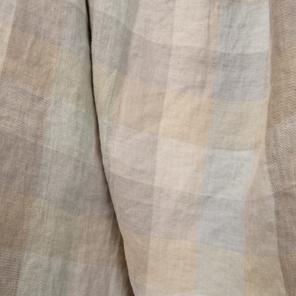 Tissu lin lavé à carreaux beige marron 4 linen washed checks beige, width 140cm.
