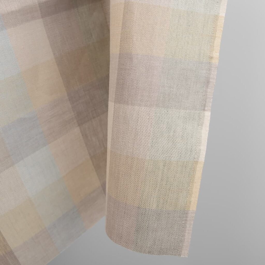Tissu de lin à carreaux beige marron 4 linen fabric checks beige width 150cm.