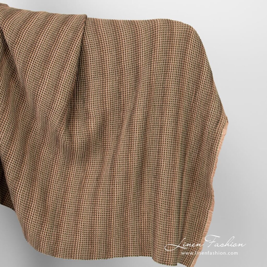 Tissu en lin et coton lavé de couleur marron 1 Linen cotton fabric in brown color