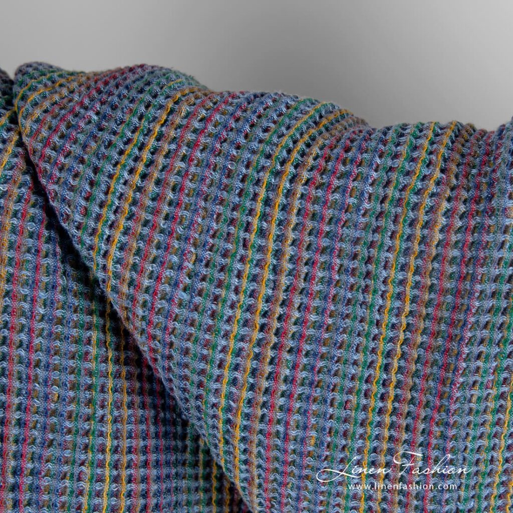 Tissu coton lin bleu gaufré 3 Blue linen cotton fabric in waffle pattern, specially washed to increase softness