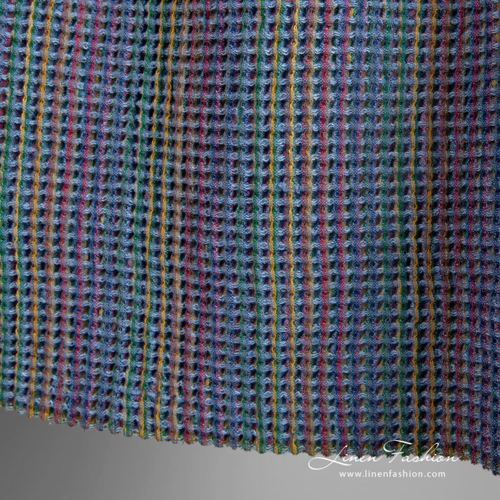 Tissu coton lin bleu gaufré 4 Blue linen cotton fabric in waffle pattern, perfect for home textile, towels