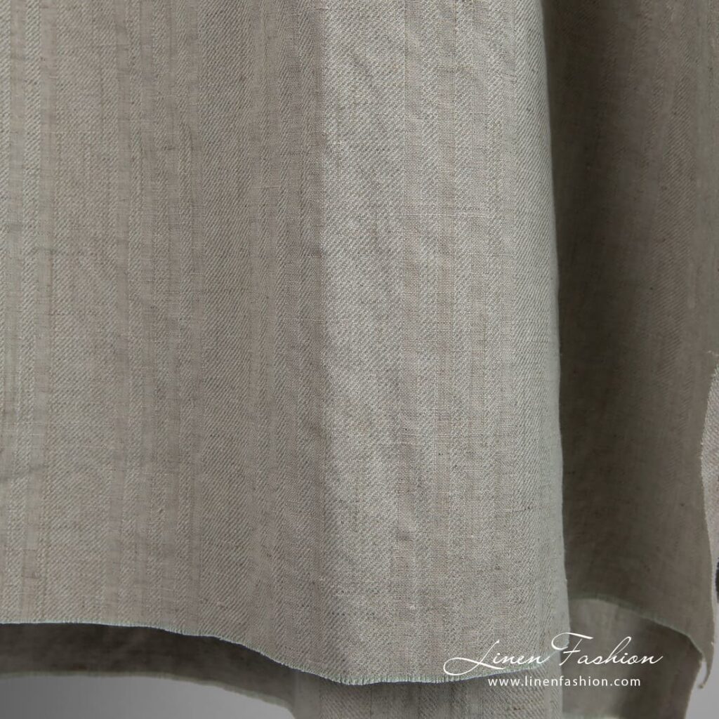 Tissu en lin et coton de couleur vieux vert lavé 4 Linen cotton fabric in old green color, perfect for clothes and home textile