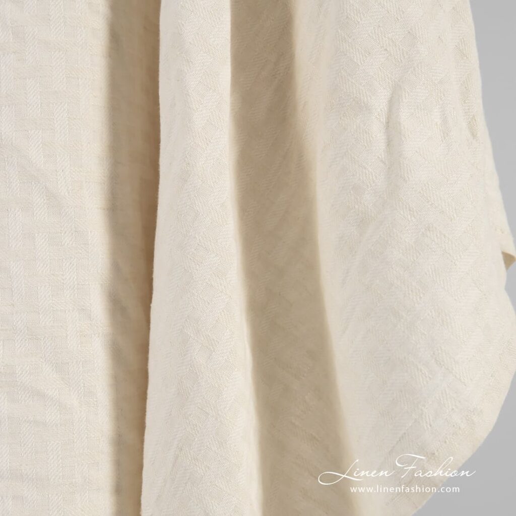 Tissu en lin et coton de couleur crème lavée 5 Linen cotton fabric in patterned stripes that forms checks