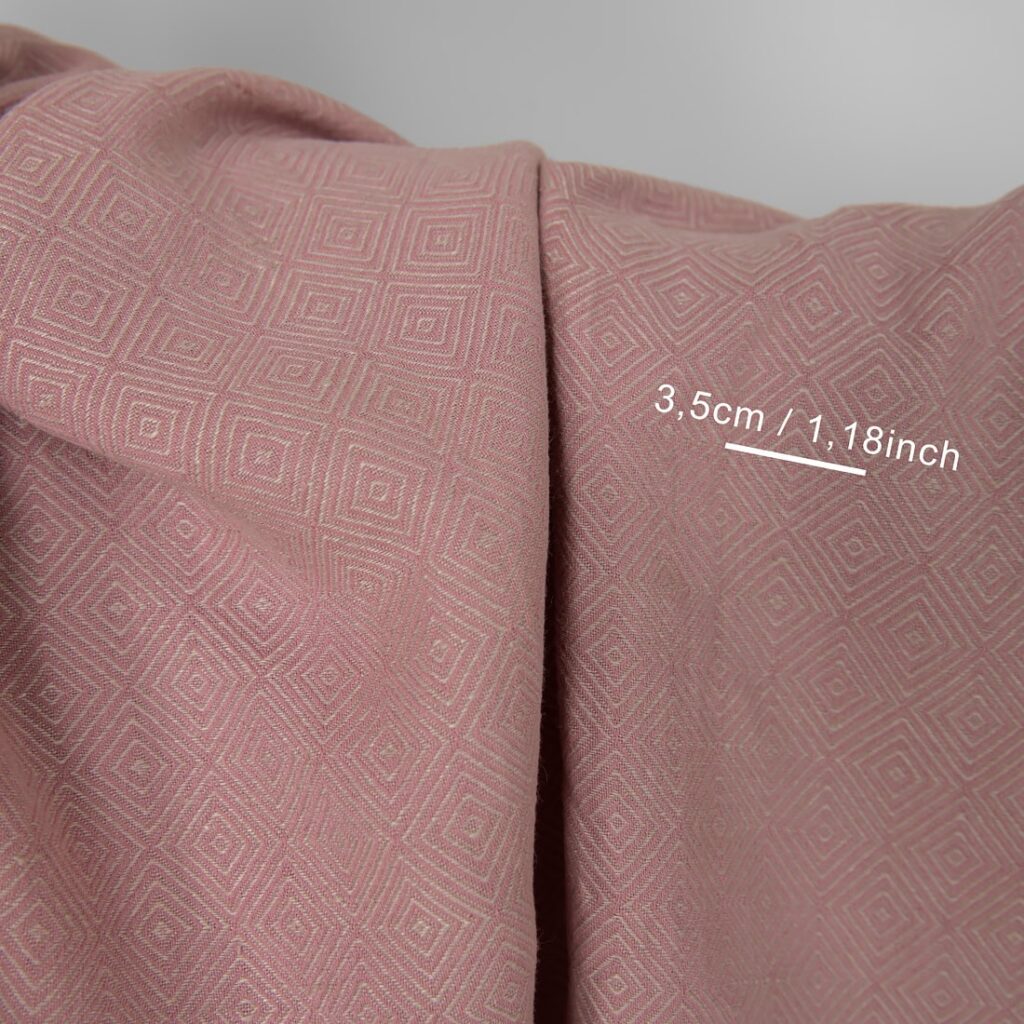 Tissu en coton lin lavé à motifs de losanges lilas 2 Washed linen cotton fabric in lilac diamond pattern, softened