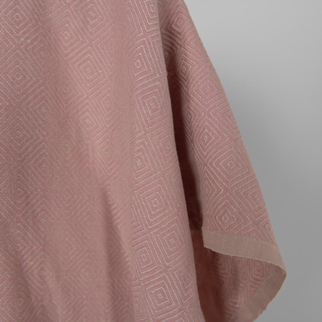 Tissu en coton lin lavé à motifs de losanges lilas 3 Washed linen cotton fabric in lilac diamond pattern, dobby
