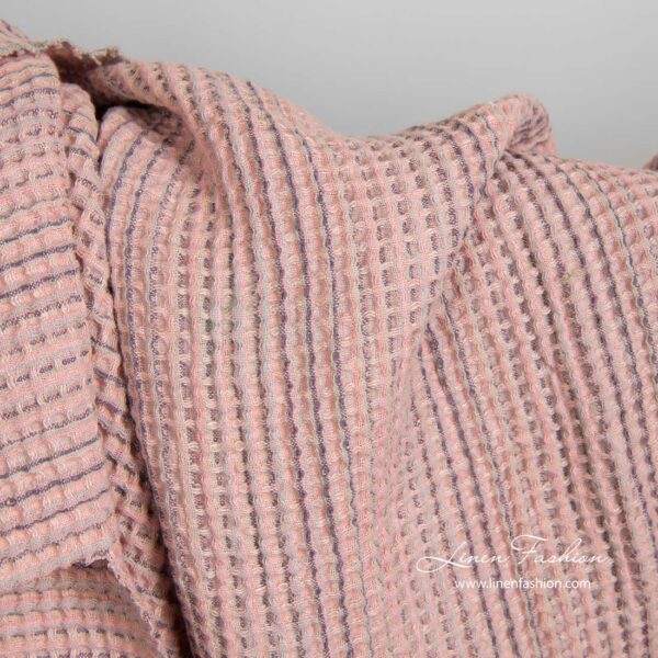 Tissu gaufré en coton lin rose lavé – Image 3