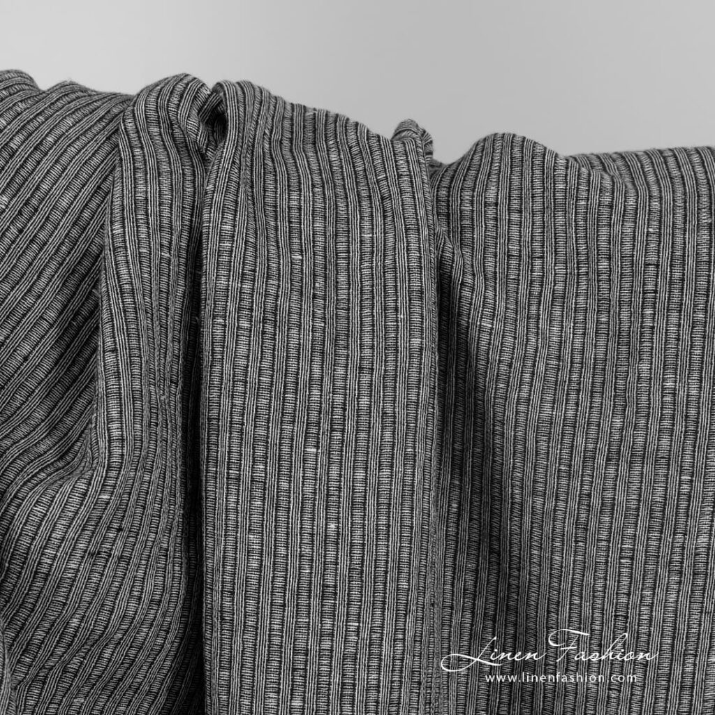 Tissu en coton lin noir à rayures lavées 2 Black linen cotton fabric in stripes, washed