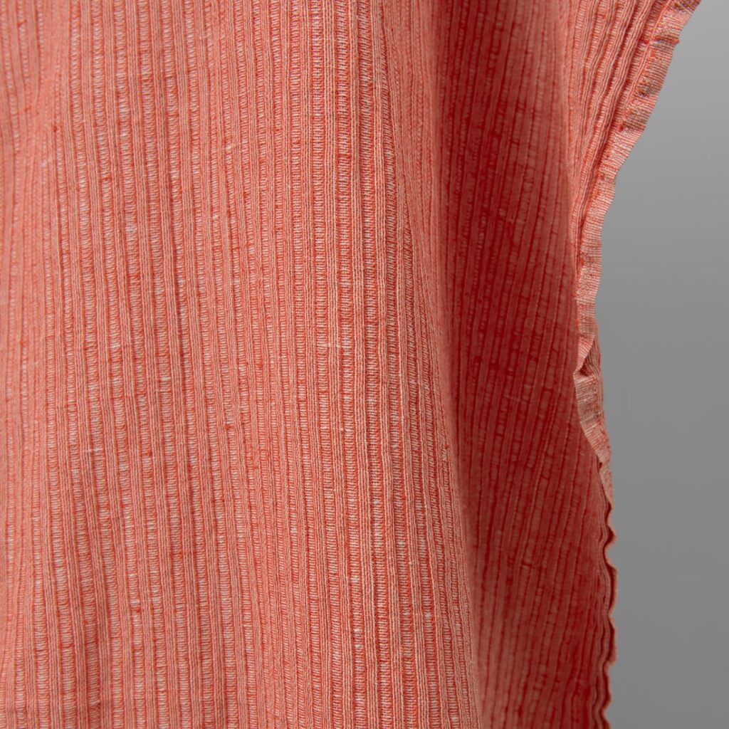 Tissu de coton lin lavé à rayures rouges et blanches 4 Washed linen cotton fabric in red-white stripes edge view