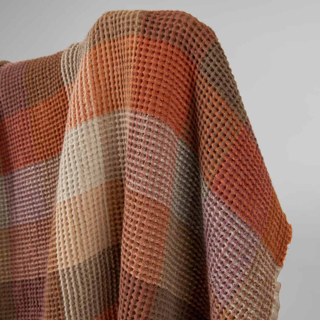 Tissu de coton lin lavé à carreaux marron gaufré 2 Washed linen cotton fabric brown colour checks waffle product photo