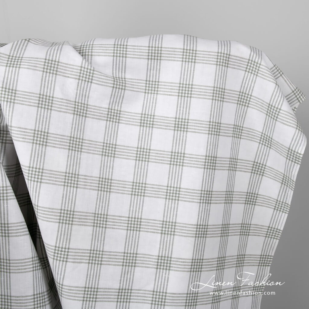 Tissu en coton lin blanc à carreaux gris 1 White linen cotton fabric with grey checks