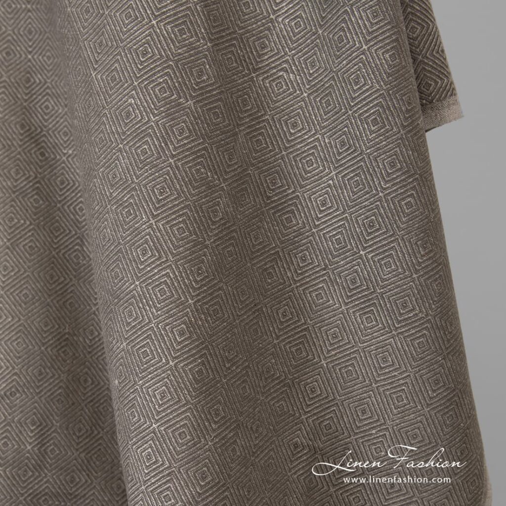 Tissu en coton lin à motif de diamants marron 3 Brown dyed linen cotton fabric.