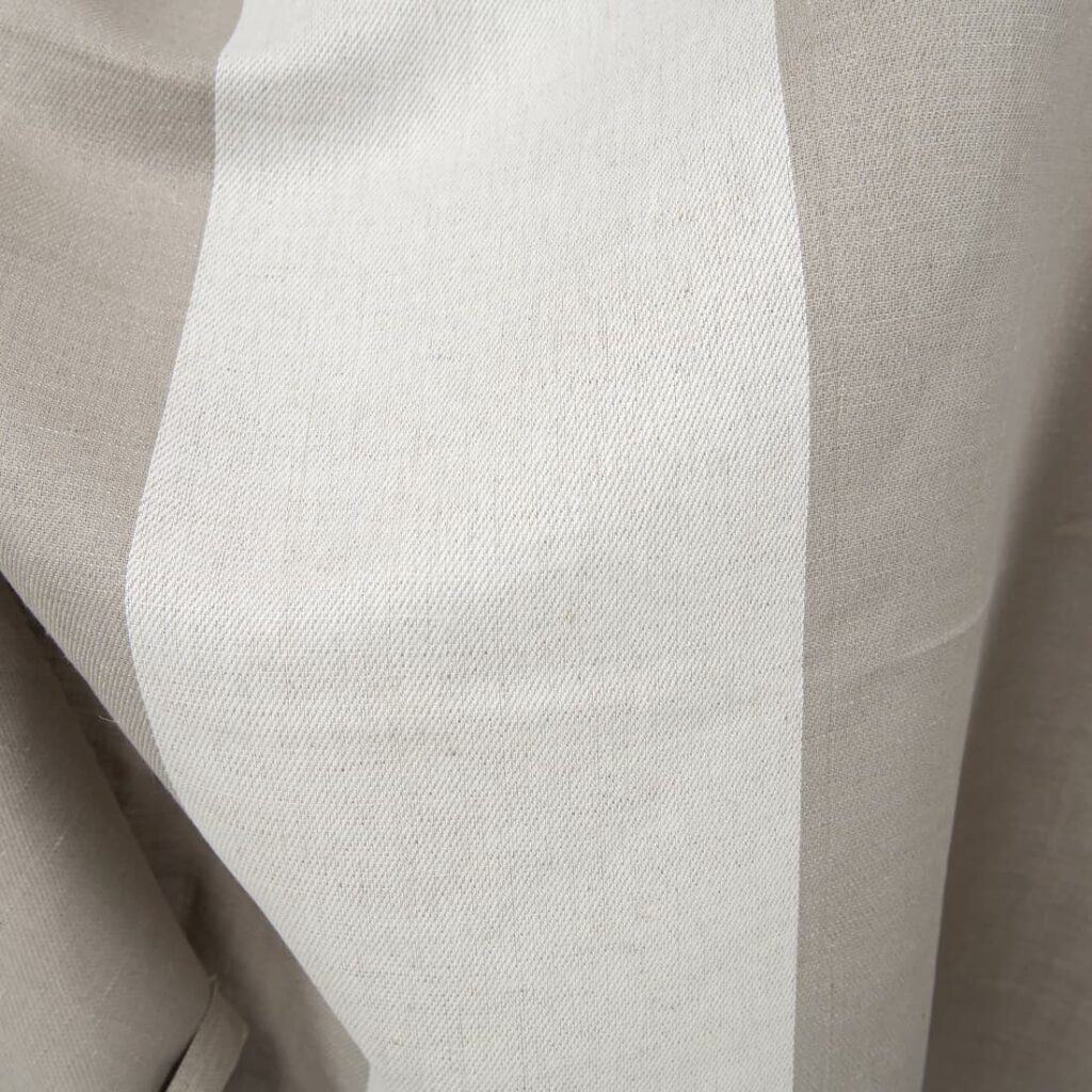 Tissu en lin et coton à larges rayures blanches naturelles 2 linen cotton fabric wide stripes, twill