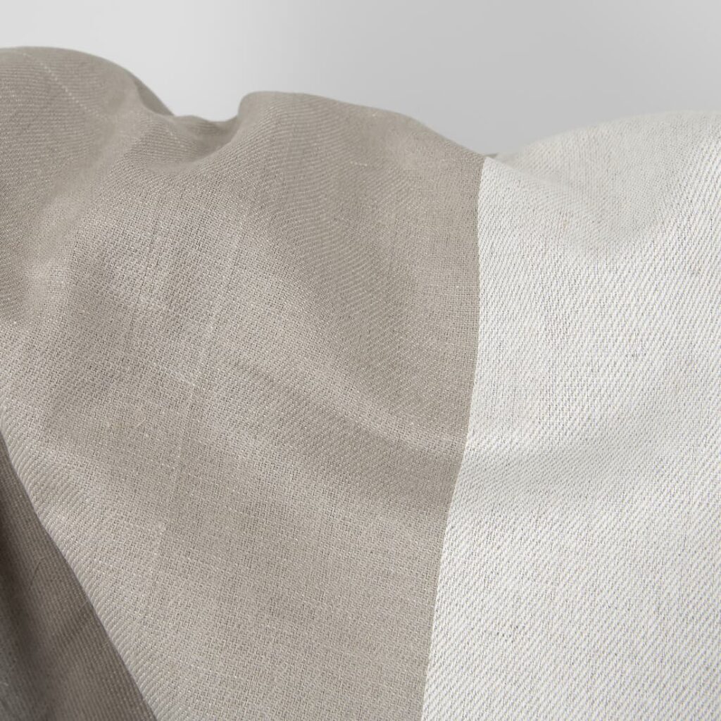 Tissu en lin et coton à larges rayures blanches naturelles 3 linen cotton fabric wide stripes, 180cm.