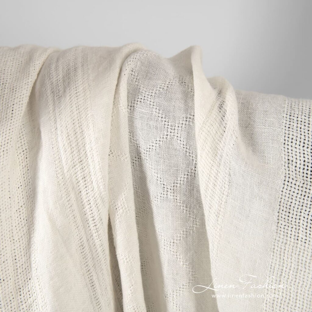 Tissu de lin lavé à rayures blanches clairsemées 4 Linen fabric in vertical stripes and rhombus