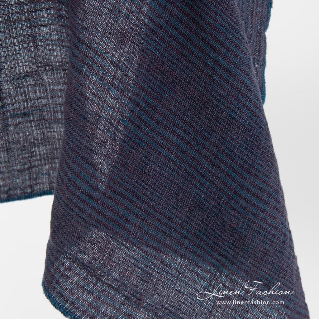 Tissu de lin violet à rayures lavées 2 Washed purple linen fabric.