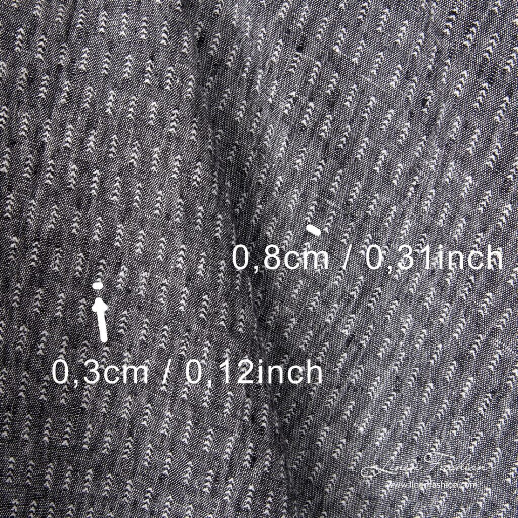Tissu de lin à motif noir et blanc lavé 2 Washed linen fabric, black backround with white ticks, measurements