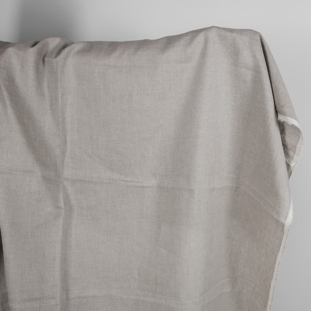 Tissu de lin naturel non teint léger 1 Natural undyed linen fabric lightweight