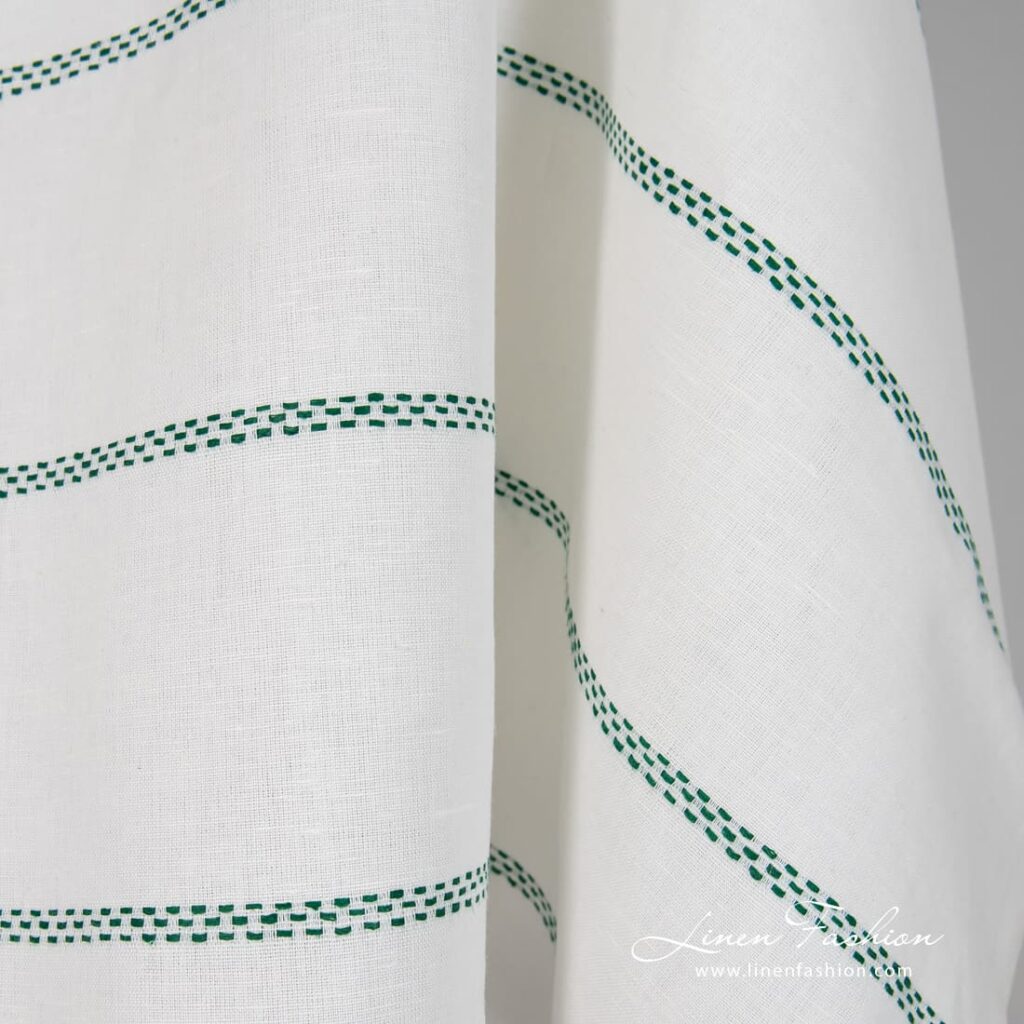 Tissu de lin et de coton blanc cassé avec des rayures vertes 3 Tissu de lin et de coton blanc cassé avec des rayures vertes – Image 3