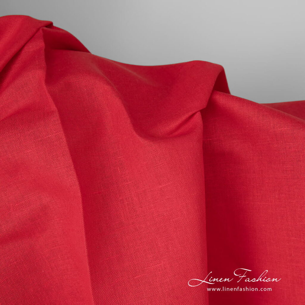 Tissu en lin et coton de couleur rouge vif 3 Linen cotton fabric vivid red colour close up detail