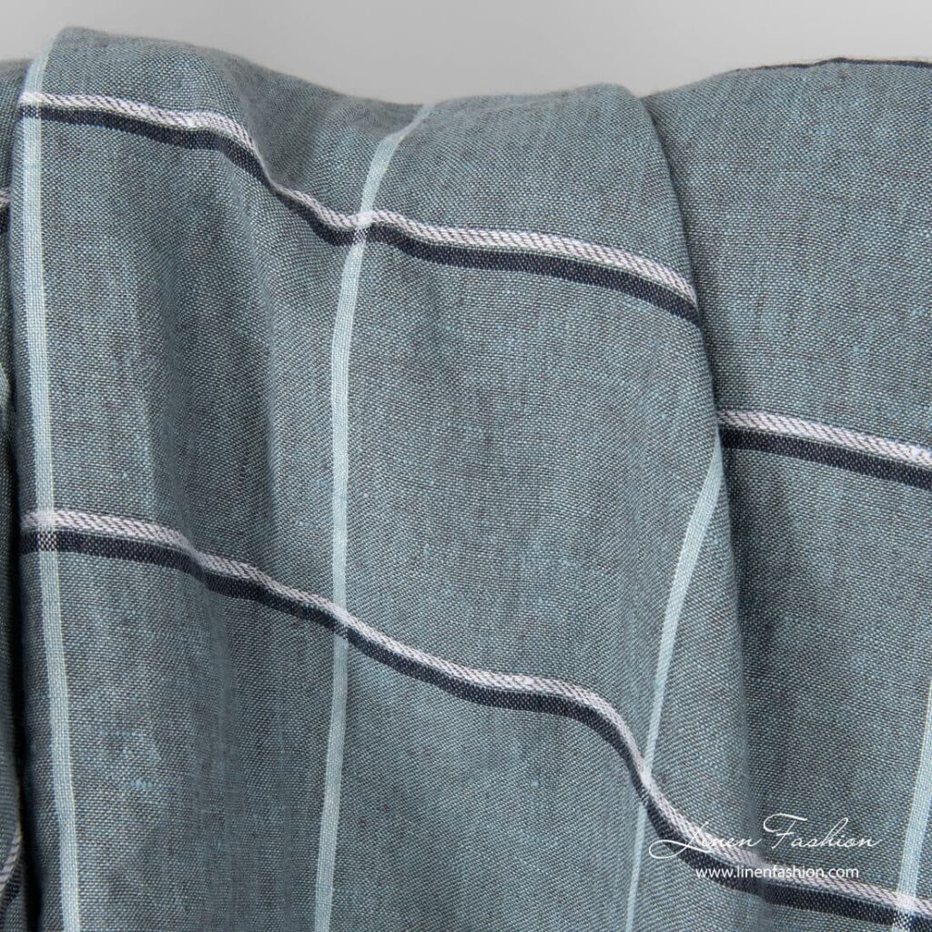 Tissu de lin gris bleu-vert délavé 3 Check linen fabric in green.