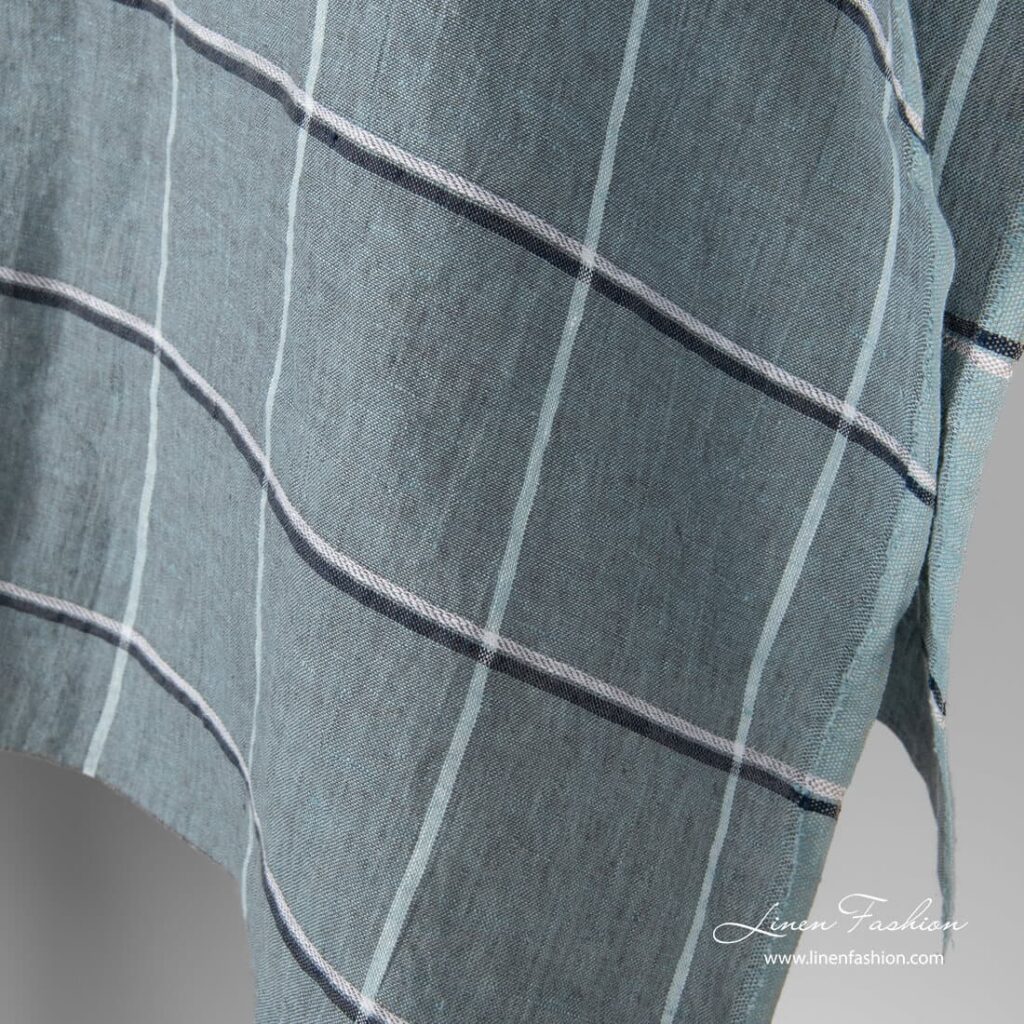 Tissu de lin gris bleu-vert délavé 2 Linen fabric in green color.