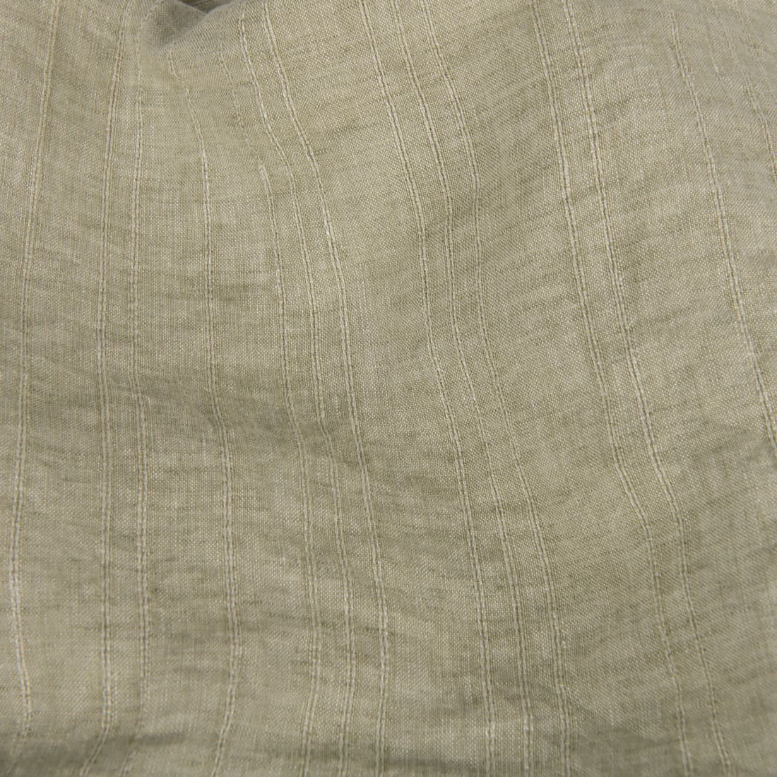 Tissu en lin lavé rayé à motifs vert pâle