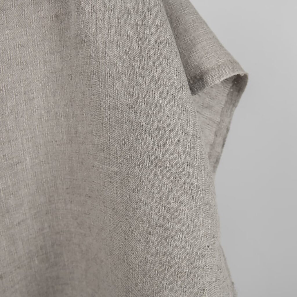 Tissu de lin naturel ajouré 4 Natural linen fabric in an openwork pattern edge