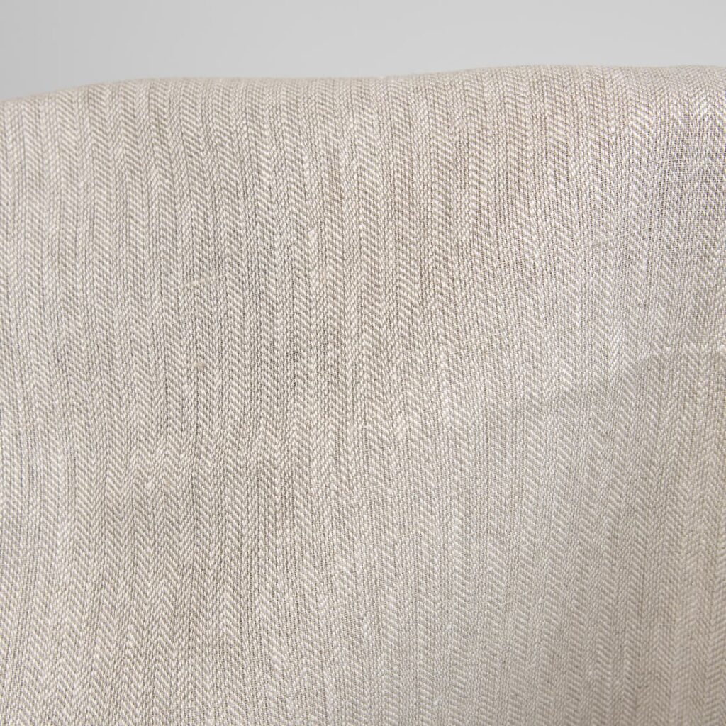 Tissu en lin lourd à chevrons beige 3 linen herringbone beige fabric, not washed