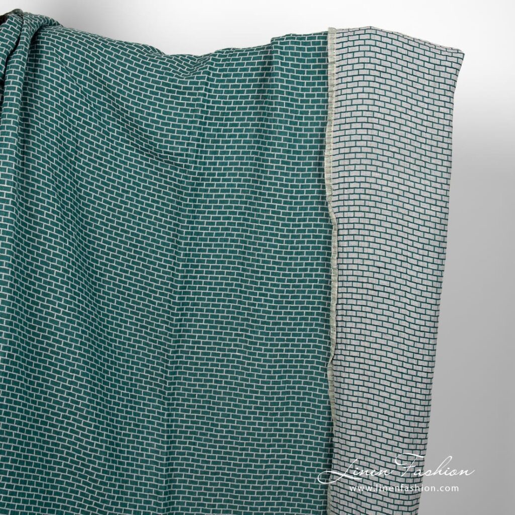Tissu en lin et coton à motifs de briques grises et vertes lavées 1 Linen cotton fabric in grey and green brick pattern