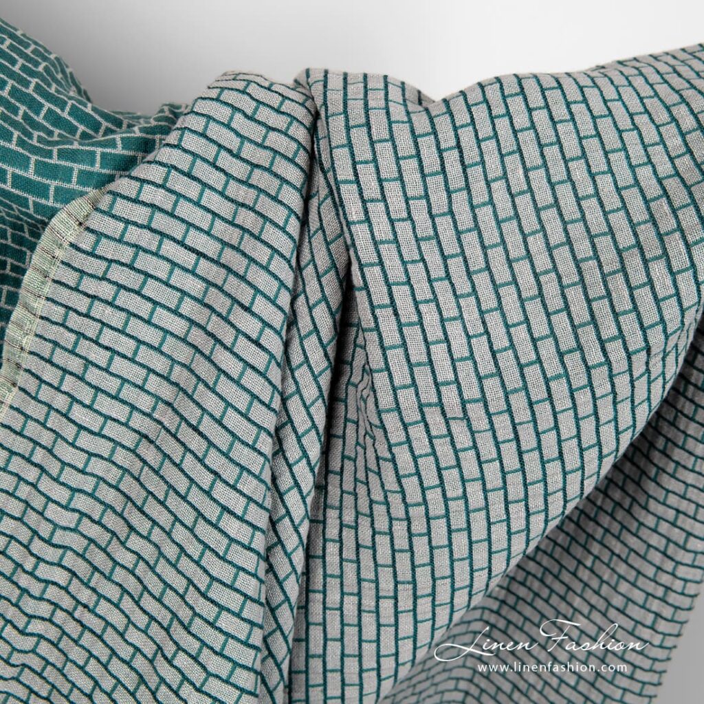 Tissu en lin et coton à motifs de briques grises et vertes lavées 3 Linen cotton fabric in green and grey colors