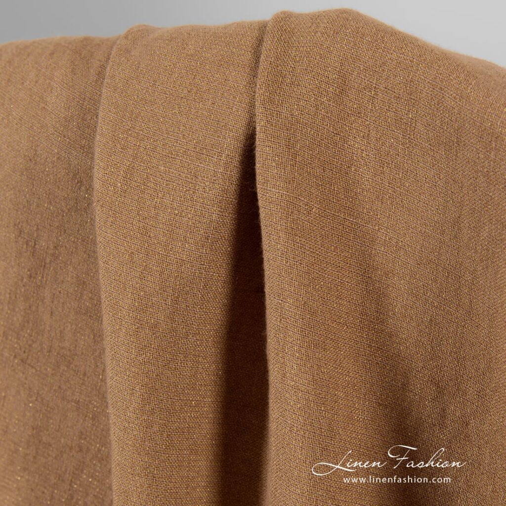 Tissu de lin marron clair avec lurex doré lavé 2 Light brown linen fabric with golden lurex, washed