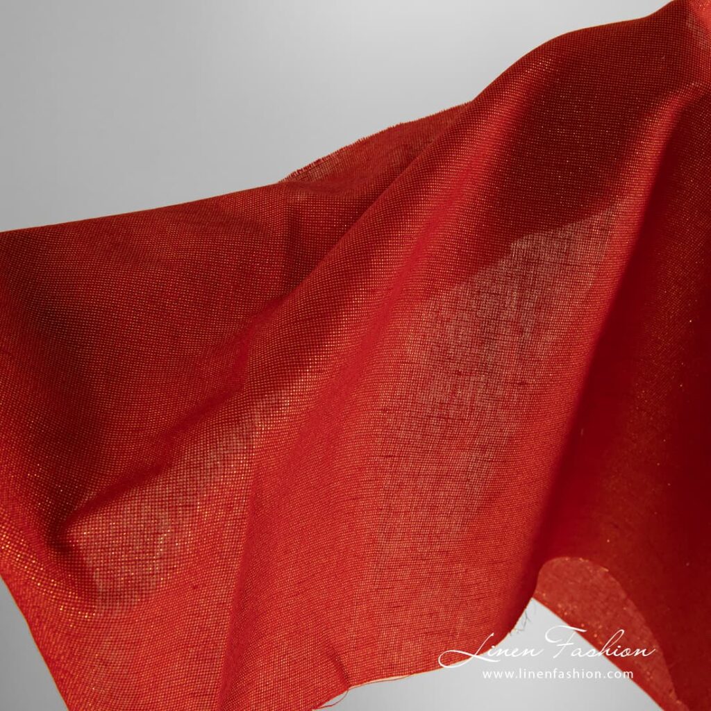 Tissu de coton lin rouge avec paillettes de lurex doré 3 Lurex glitter red linen cotton fabric.