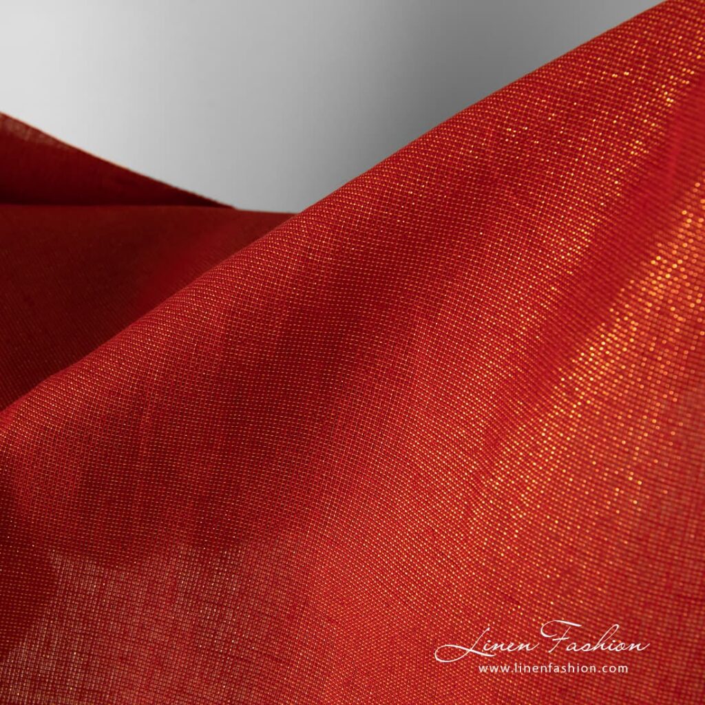 Tissu de coton lin rouge avec paillettes de lurex doré 4 Linen cotton fabric in red colour.
