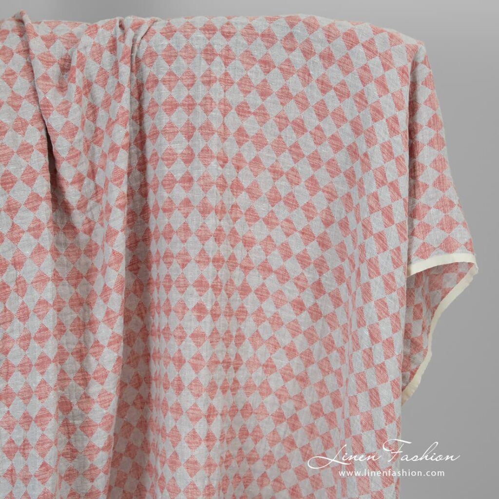 Tissu de lin et de coton en losange rouge lavé 1 Linen cotton fabric in red rhombus washed.