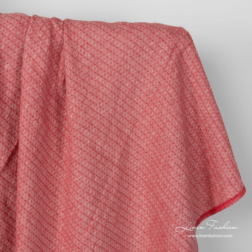 Tissu en lin lavé rouge et gris avec petits diamants 1 Red linen fabric in tiny diamonds, washed