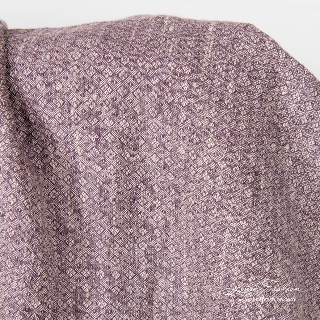 Tissu en lin lavé violet à motifs de petits losanges 3 Purple linen fabric in small diamonds, washed