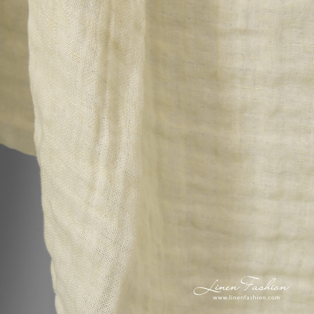 Tissu lin crème lavé double face 3 linen doublesided cream fabric, one side cream.