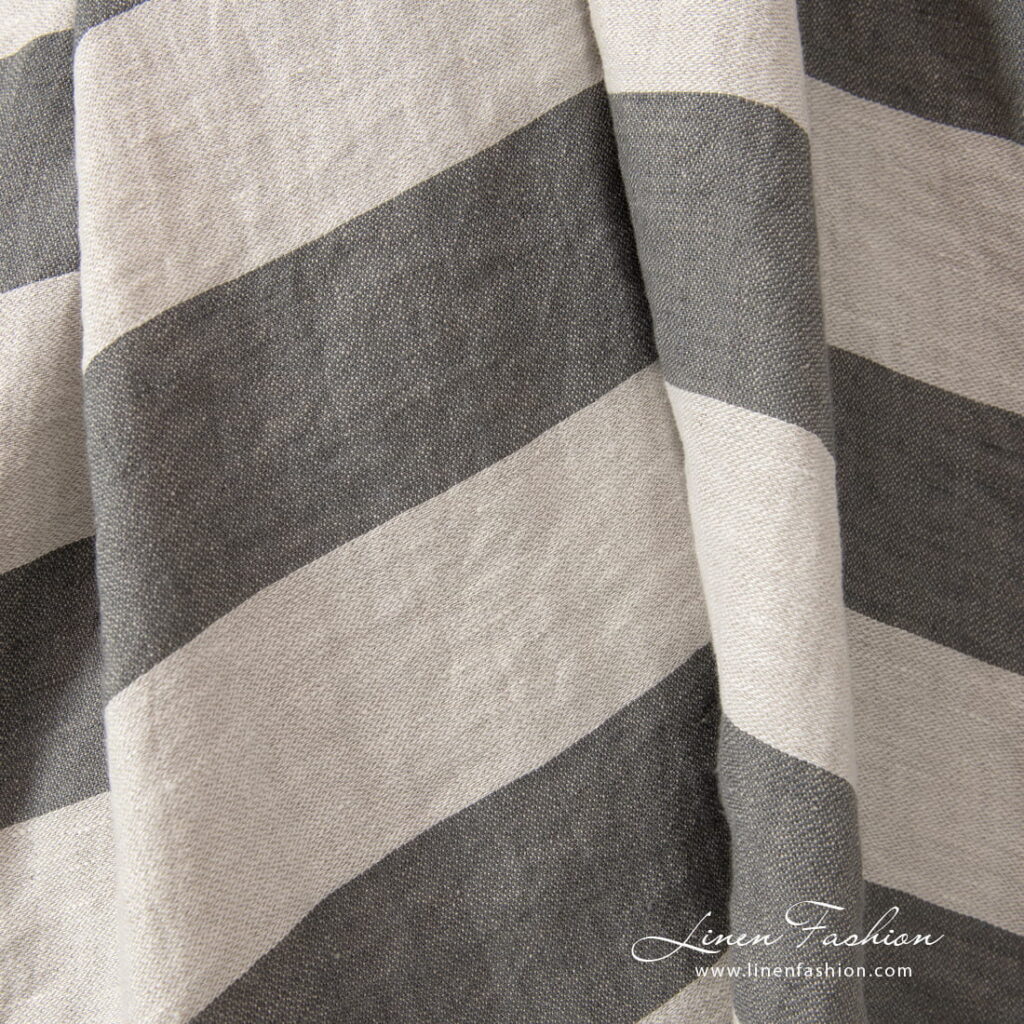 Tissu de lin gris beige rayé lavé 4 linen fabric beige grey stripes, satin weave.