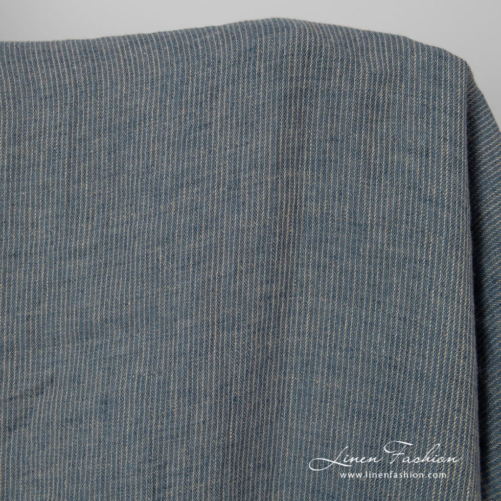 Tissu bleu lin à rayures lavées 4 linen blue striped fabric, thin stripes