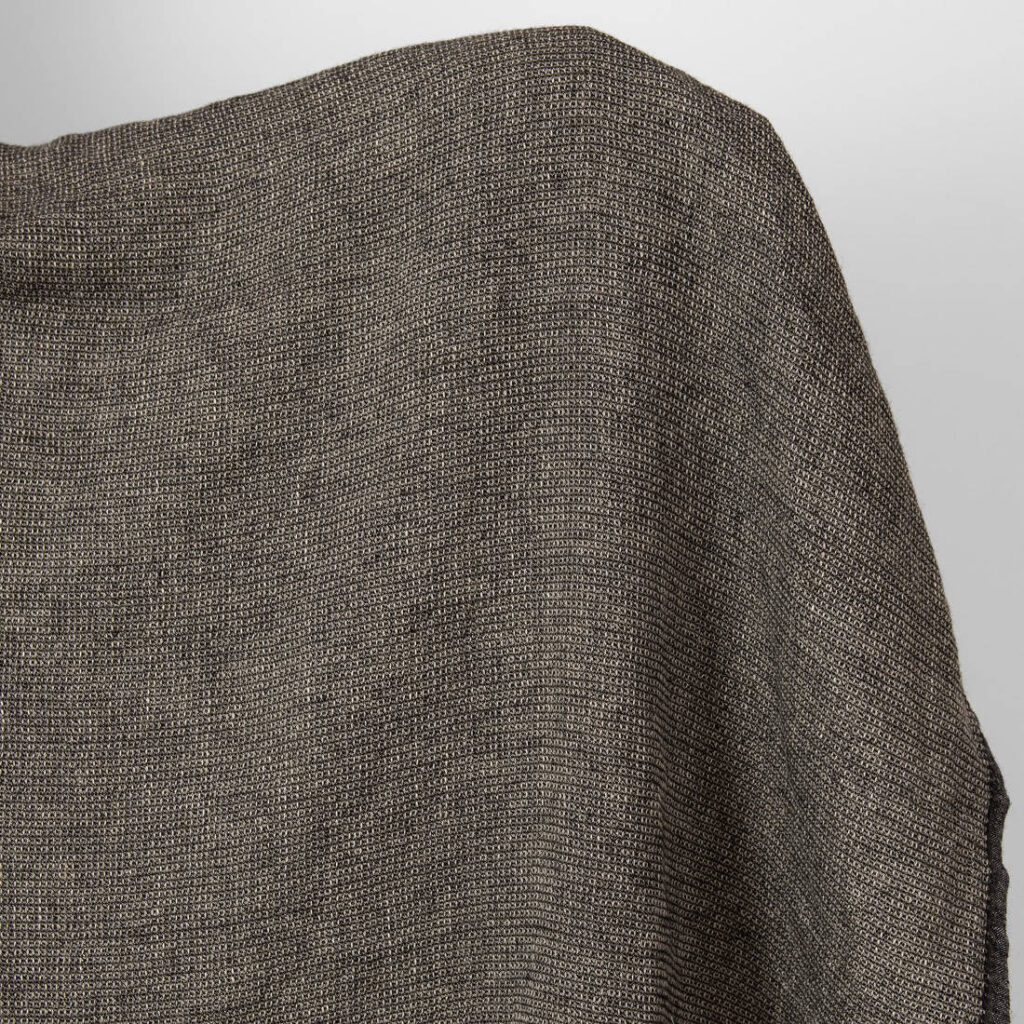 Tissu gaufré noir et gris en laine de lin lavée 2 linen wool waffle fabric.