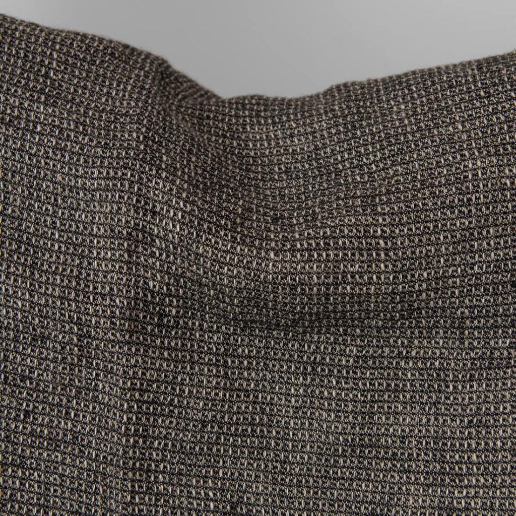 Tissu gaufré noir et gris en laine de lin lavée 3 linen wool waffle fabric, washed.