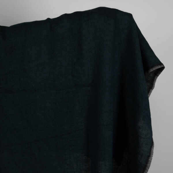 Tissu en lin lavé et laine noire à chevrons – Image 2