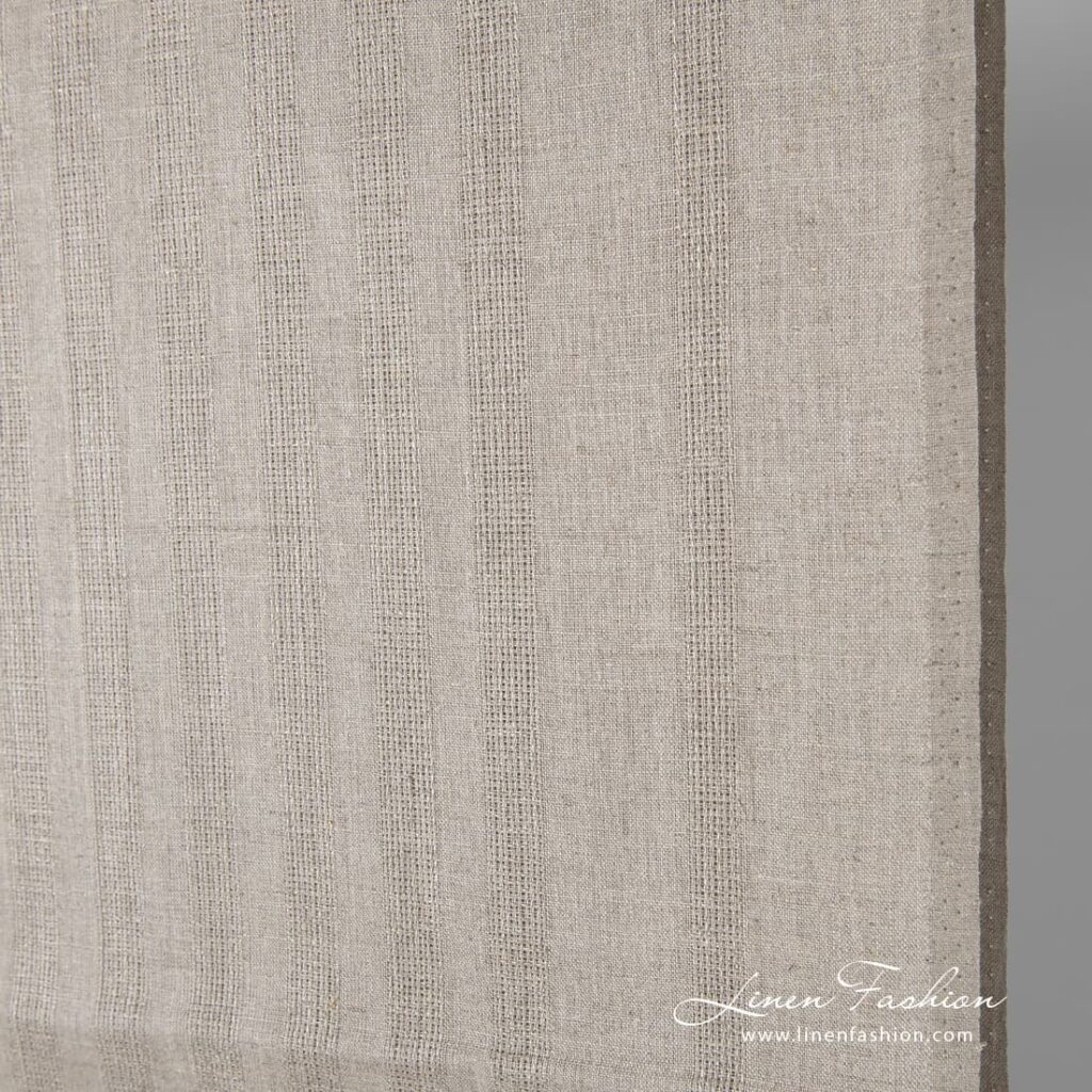 Tissu de lin à rayures, couleur lin naturel 2 Linen fabric in natural flax colour.