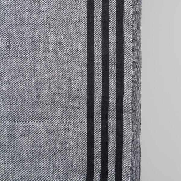 Tissu de lin étroit gris avec rayures noires sur les côtés – Image 2