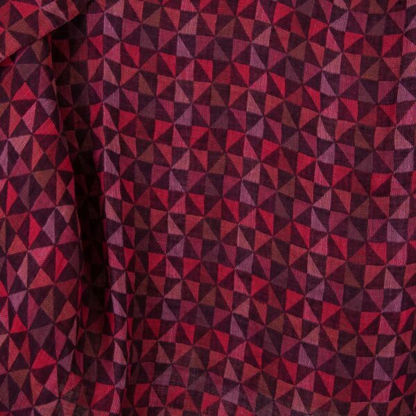 Jacquard linen fabric in dark red triangles washed, 100% linen