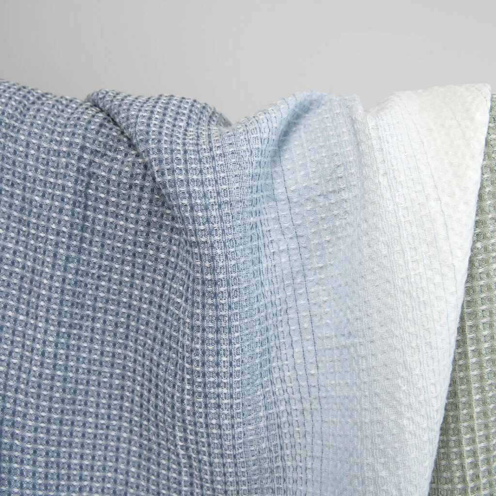 Tissu gaufré bleu vert en coton chanvre lavé 3 cotton hemp waffle fabric, green, blue, off white