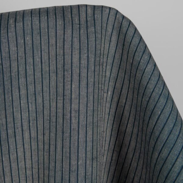 Tissu de lin rayé gris et bleu-noir – Image 3
